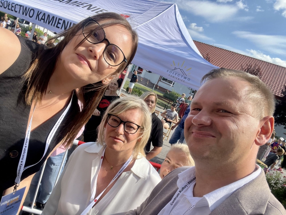 Zespol_organizatorow_czuwajacy_nad_prawidlowym_przebiegiem_wydarzenia_Rozpoczecie_Lata